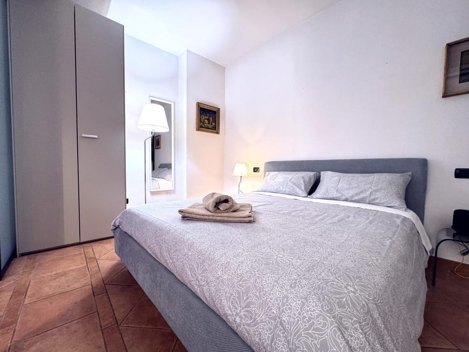 Bed, Photo of the whole room, Bedroom, towels, wardrobe