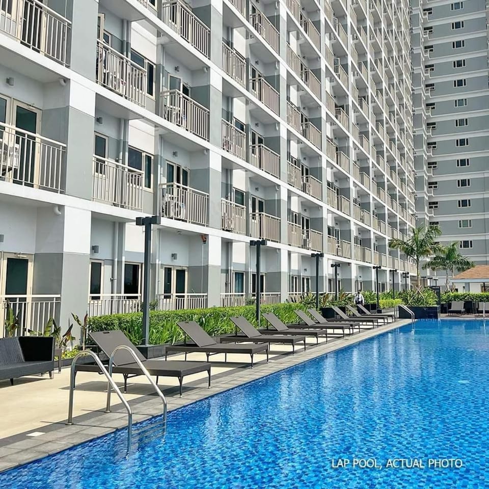Swimming pool, Swimming pool