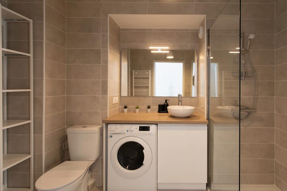 A5 Staywizus - Modern Studio 5 min to Sea - Pool & Garage Apartment in Antibes