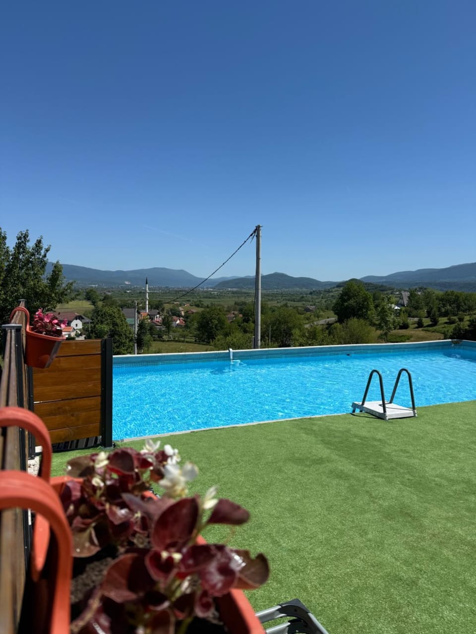 Swimming pool