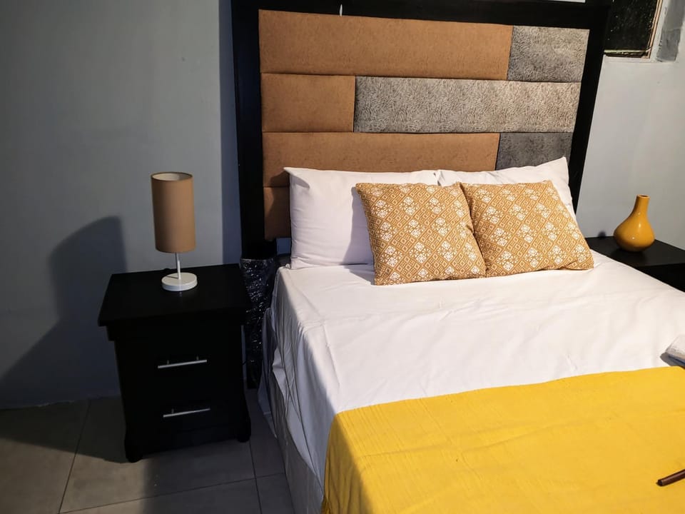 Sem's Guest Cottage Bed and Breakfast in Gauteng