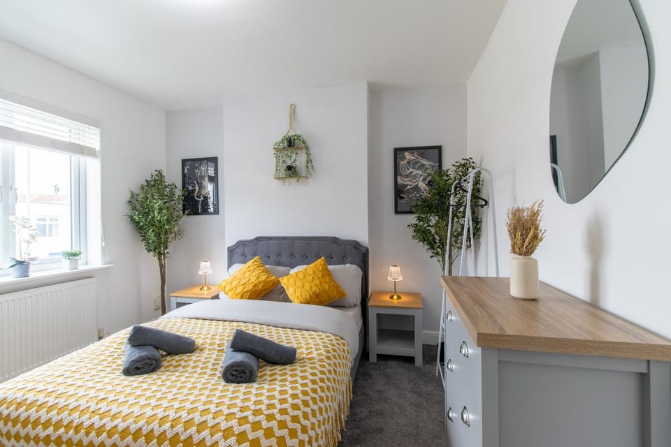 Open Mind Property - Luxury 3 Beds & Free Parking House in Portsmouth