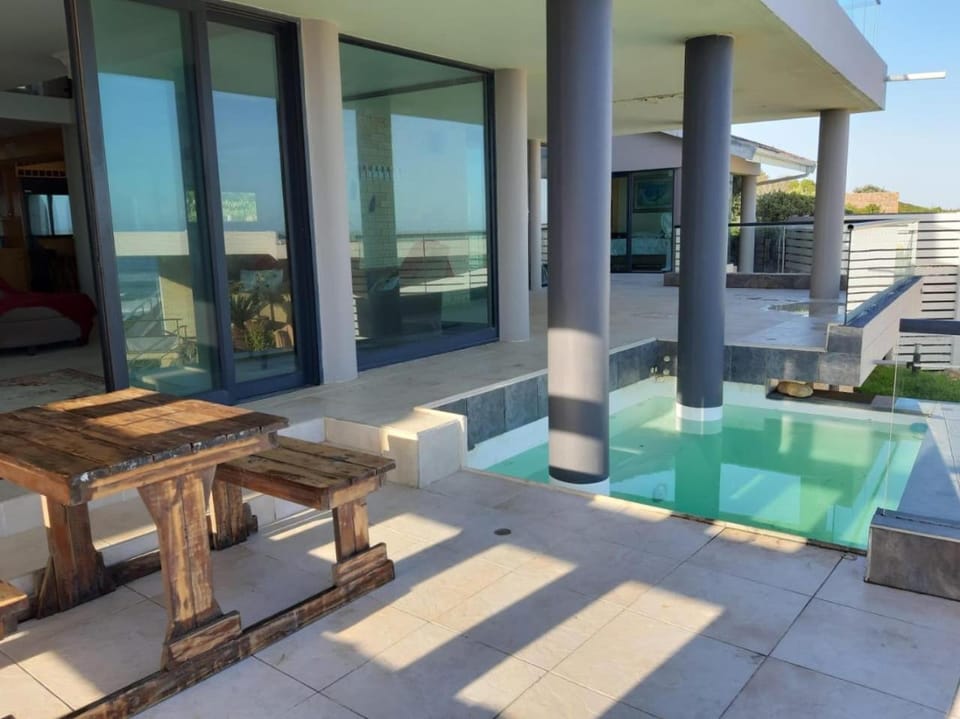 Sunset Beach Villa in Port Elizabeth