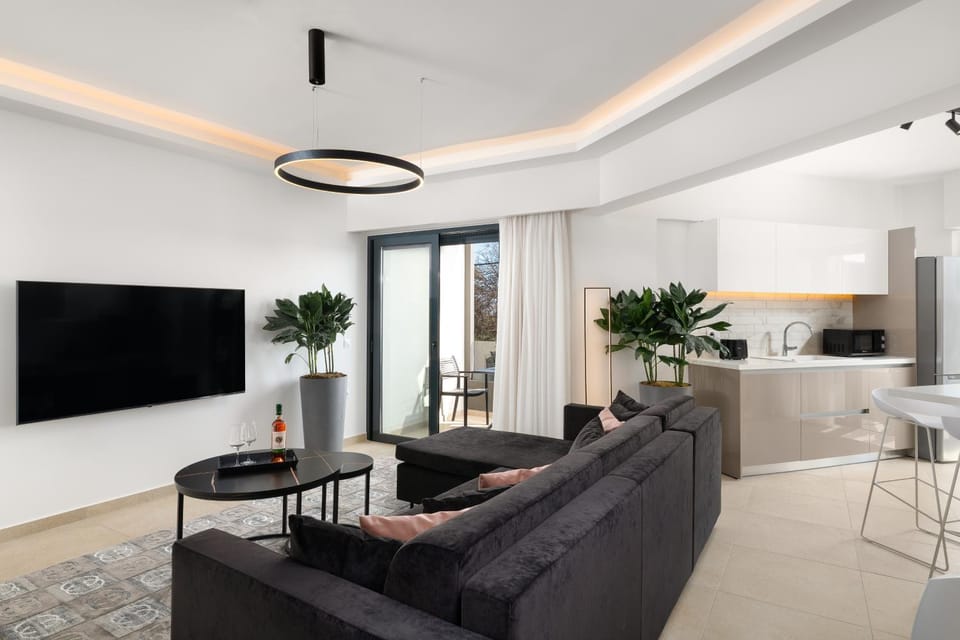 Communal lounge/ TV room, TV and multimedia, Kitchen or kitchenette, Living room, Seating area, Dining area, Evening entertainment, minibar