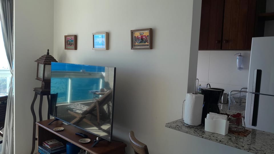 Communal lounge/ TV room, Kitchen or kitchenette, Living room