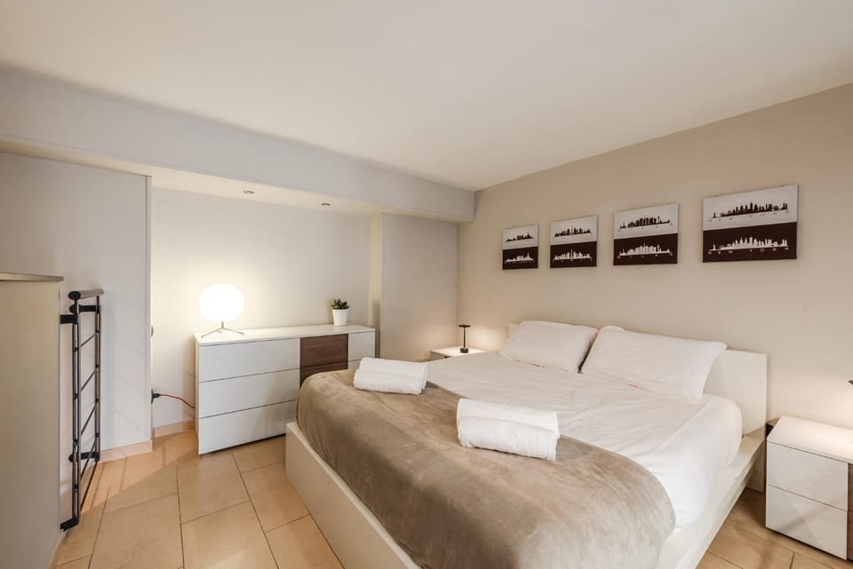 Bed, Bedroom, towels, wardrobe, air conditioner