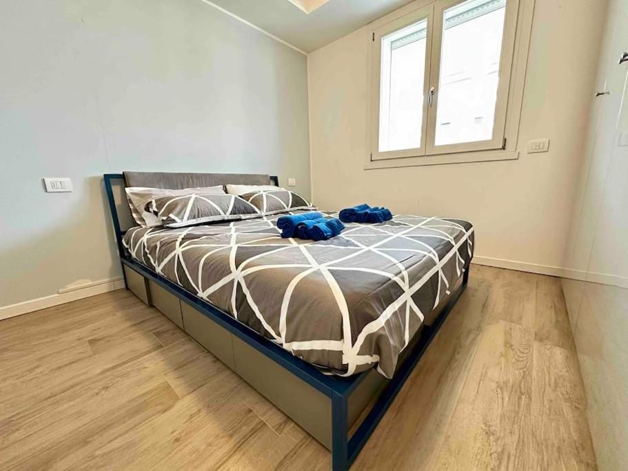 [10 min Airport]+Free Private Parking[5 min Train] Apartment in Bergamo