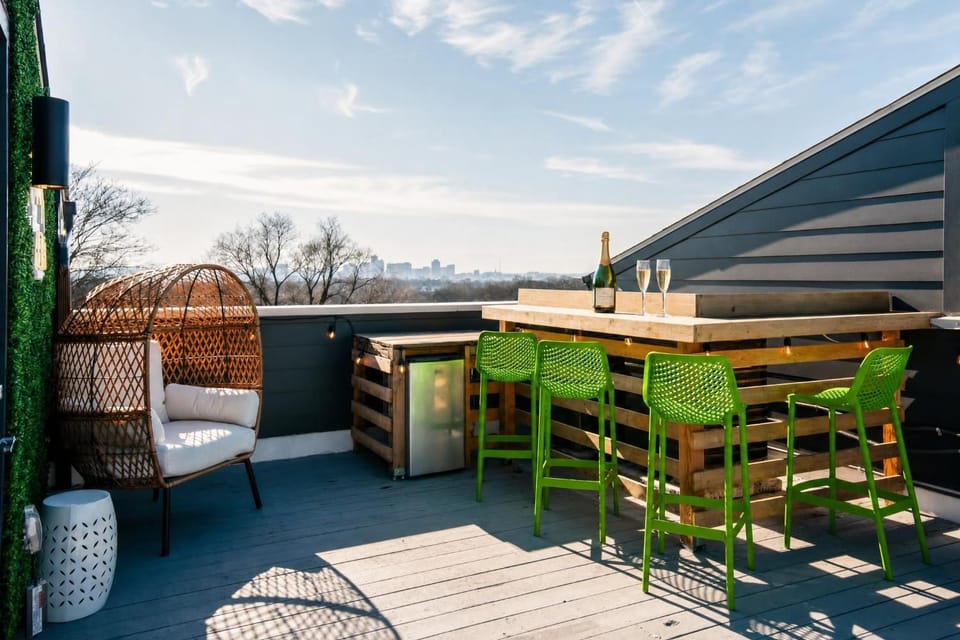 East Nash Lux - 13 Beds & City Views House in East Nashville