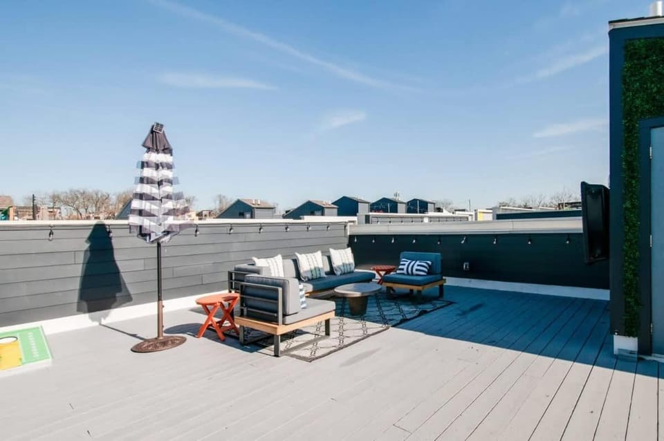 East Nash Lux - 13 Beds & City Views House in East Nashville