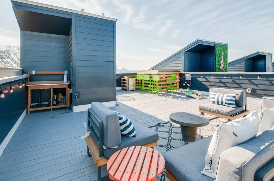 East Nash Lux - 13 Beds & City Views House in East Nashville