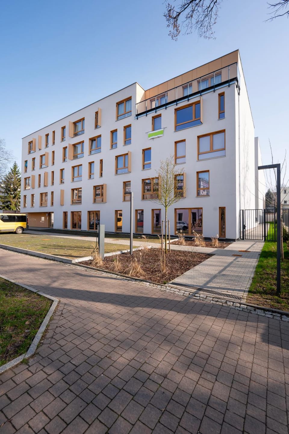 Property building, Neighbourhood, Location
