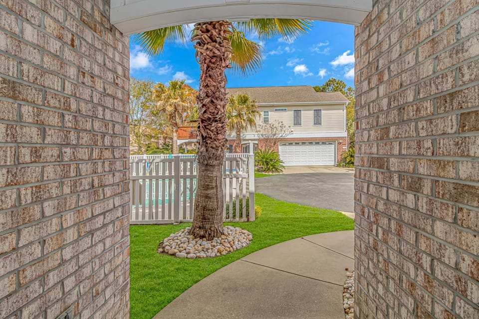 Spacious 4 Bedroom House-2 Blocks From the Ocean-2185 Sanibel Court! House in Myrtle Beach