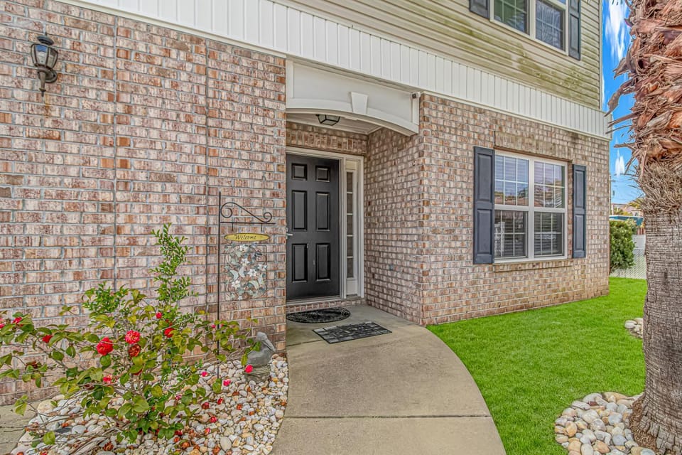 Spacious 4 Bedroom House-2 Blocks From the Ocean-2185 Sanibel Court! House in Myrtle Beach