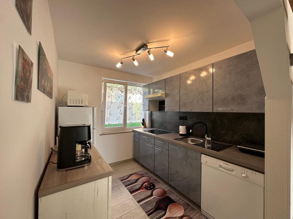 Coffee/tea facilities, Kitchen or kitchenette