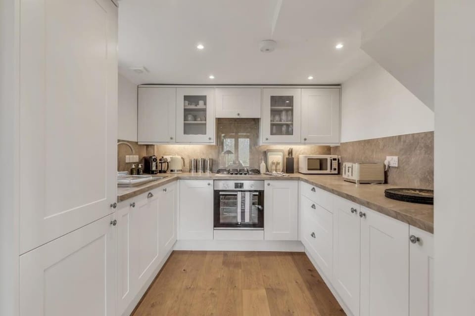 Honeysuckle Cottage - Hot Tub Packages Available House in Chipping Campden