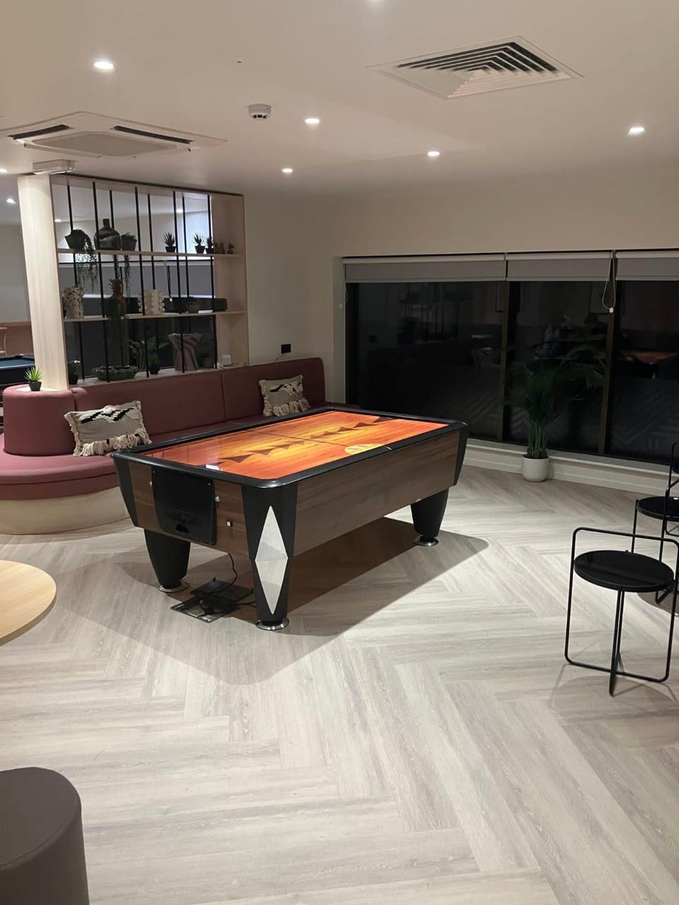 Game Room, Seating area