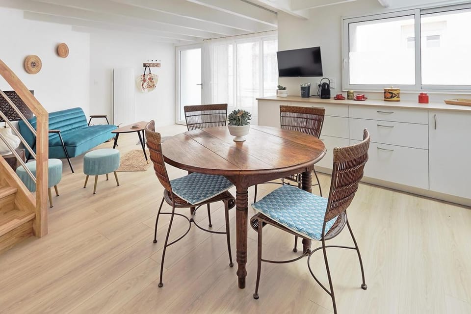 Property building, Living room