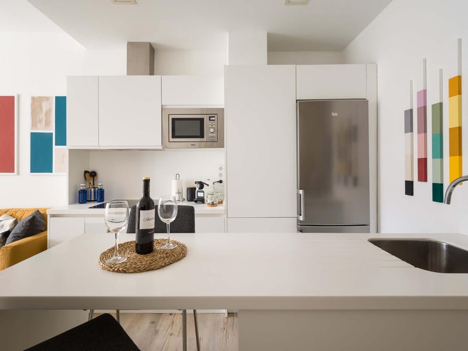Kitchen or kitchenette, Dining area, minibar, oven, stove, toaster