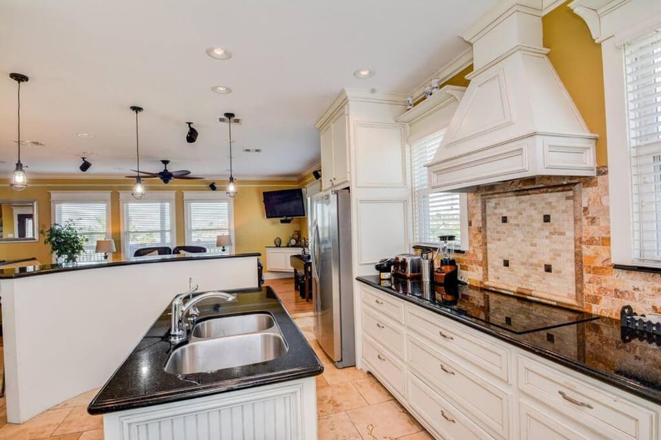Luxury Beachhouse with elevator House in Hitchcock
