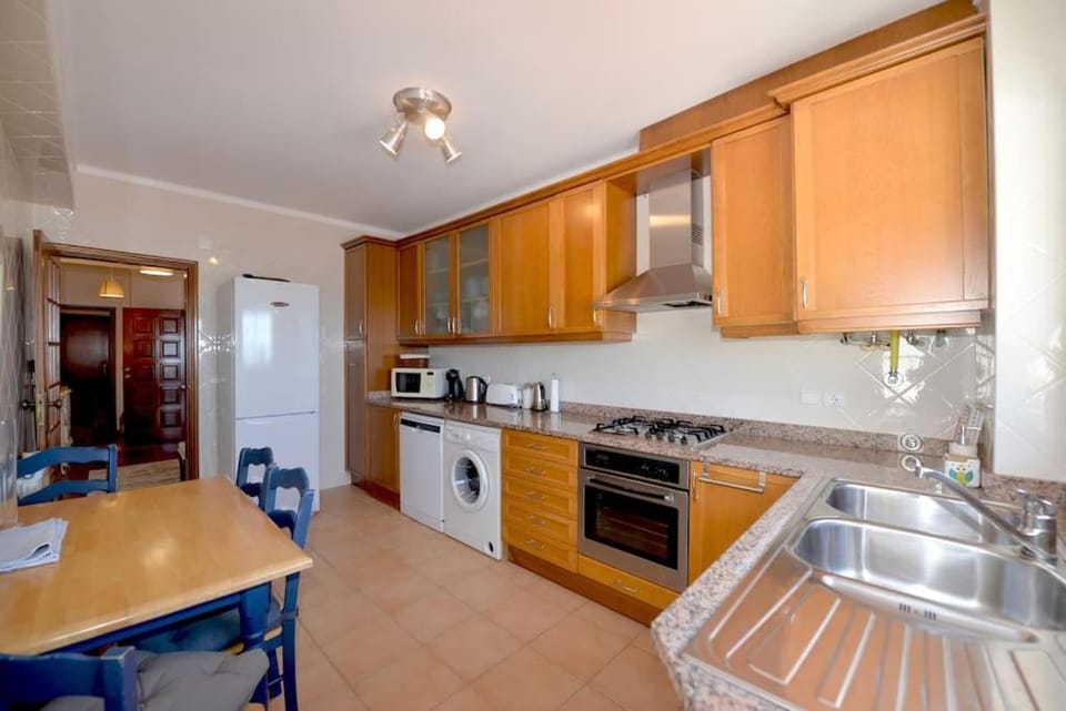 Atlantic Dream View - Apartment for 4 with amazing sea views in great location Apartment in Nazaré
