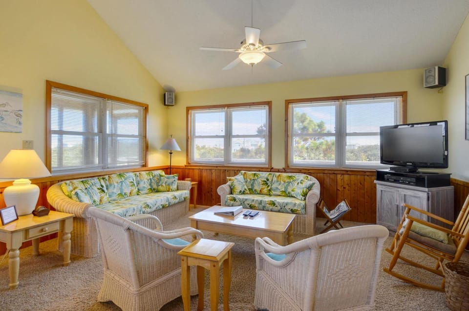 OS545B- Life's A Beach House in Corolla