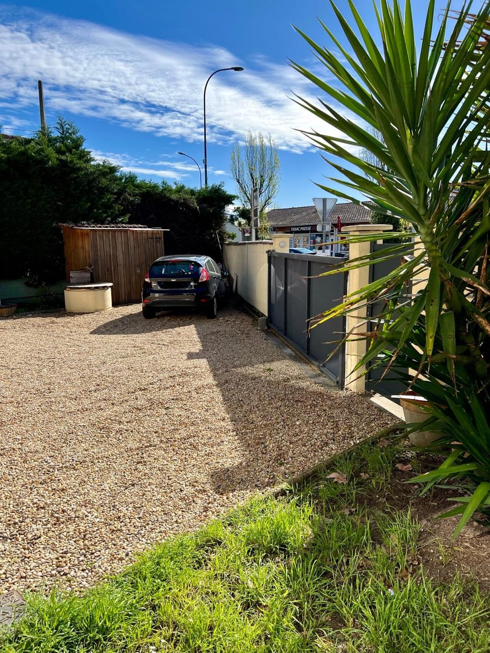 Garden, Parking