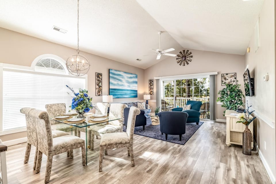 Third Floor 2 Bedroom Condo-Golf Course Views! Magnolia Place 301 - Sleeps 6 guests! House in Carolina Forest