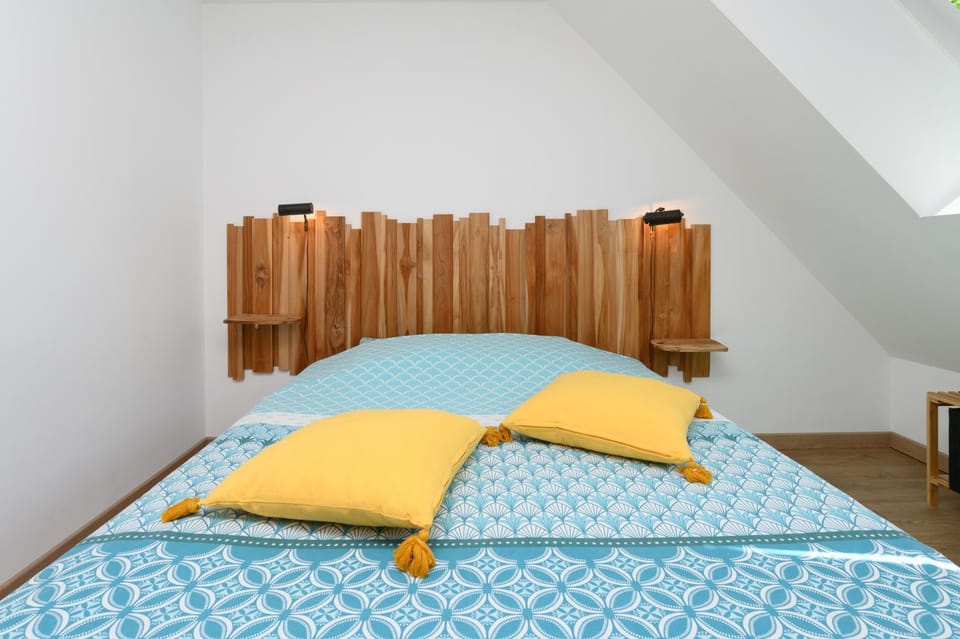 Property building, Living room, Bedroom