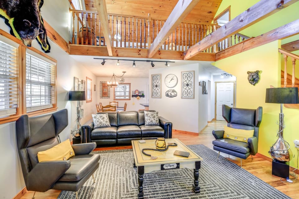 Tranquil Mountain Getaway in Troutdale: Game Room! House in Virginia