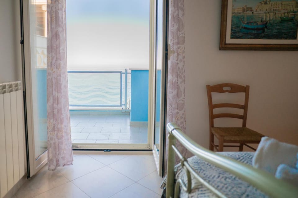 Bedroom, Sea view