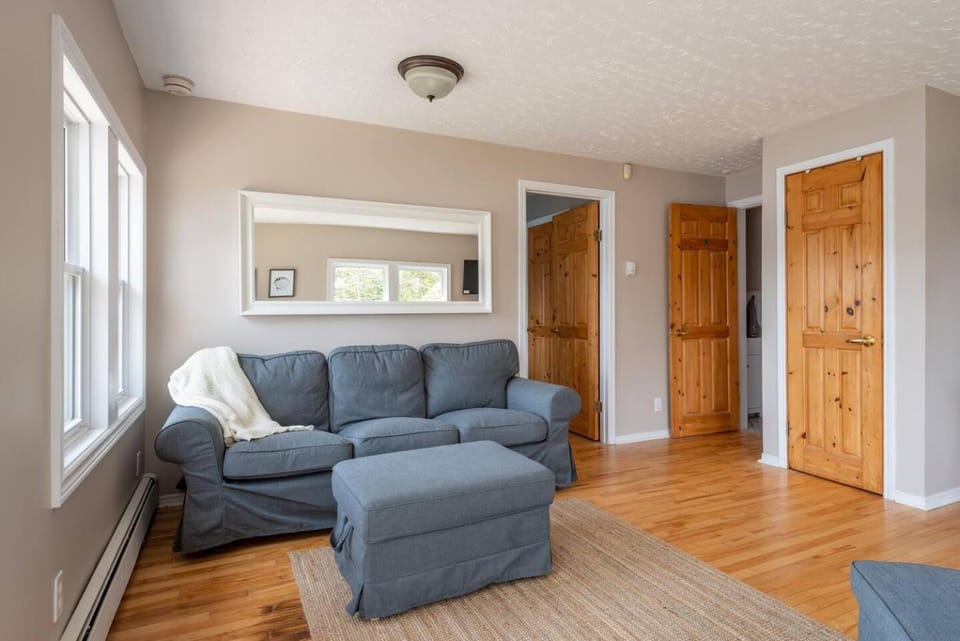 Private Lakefront Escape Swim Sip Wine Stargaze 25 Mins to Halifax House in Nova Scotia