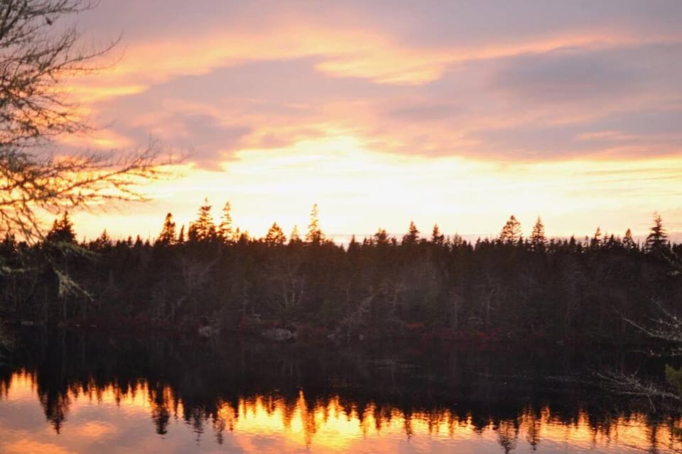 Private Lakefront Escape Swim Sip Wine Stargaze 25 Mins to Halifax House in Halifax