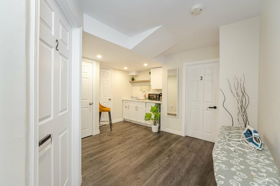 Kitchen or kitchenette, Kitchen or kitchenette
