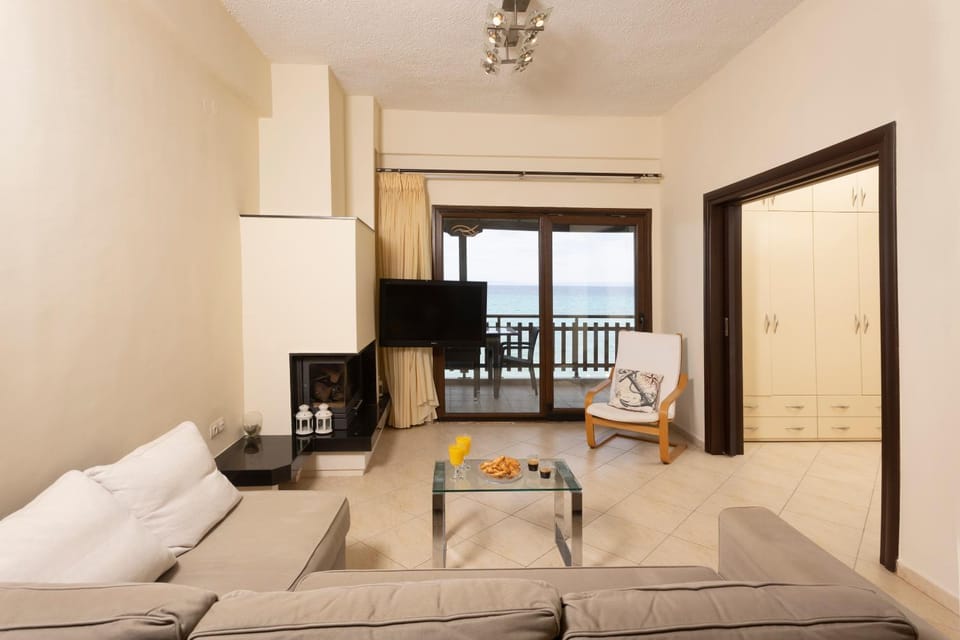 Take Me To The Sea - Beachfront, Starlink Apartment in Halkidiki