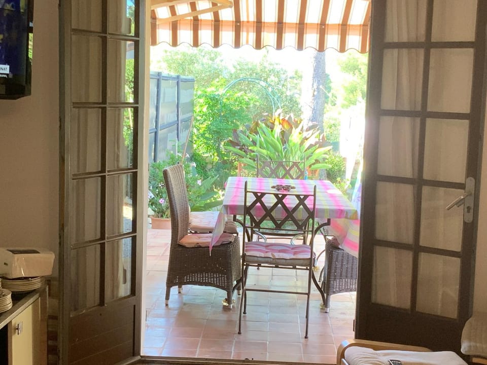 St Cyr sur mer appart 6pers avec jardin et parking A 30m de la plage Apartment in La Cadière-d'Azur