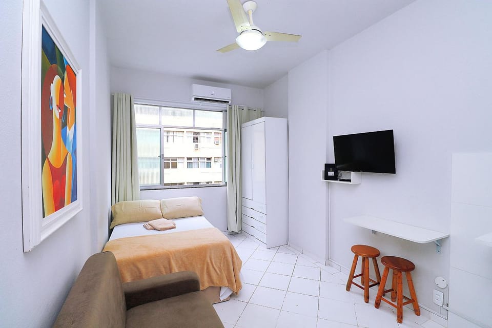 Mini studio uma quadra da praia de Copacabana Apartment in Rio de Janeiro
