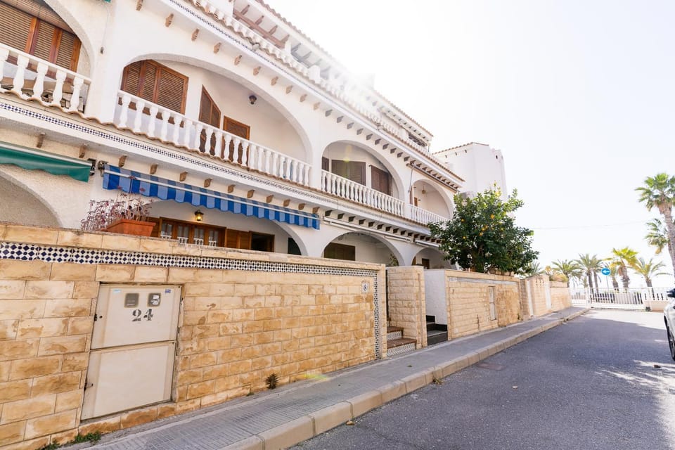 rentafive - Parking - Frente a la playa - Tamarit Apartment in Santa Pola