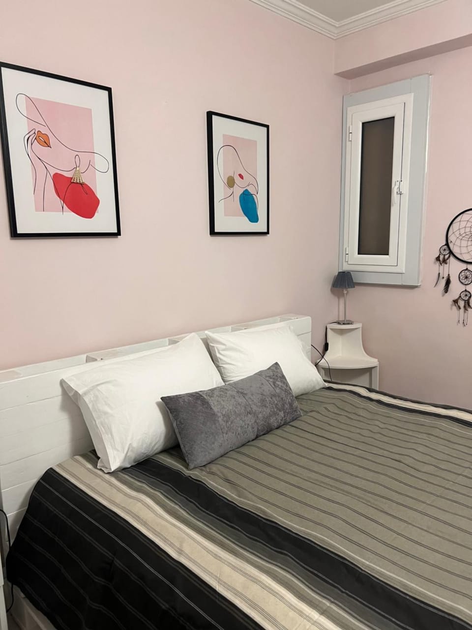Bed, Decorative detail, Bedroom