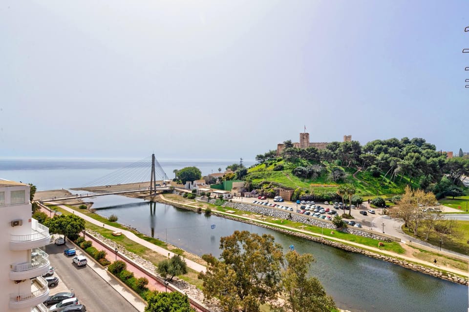 Nearby landmark, Day, Natural landscape, River view, Sea view