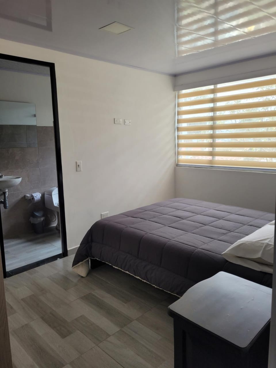 Photo of the whole room, Bedroom