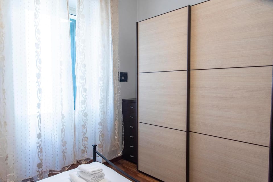 Bed, Photo of the whole room, Bedroom, wardrobe
