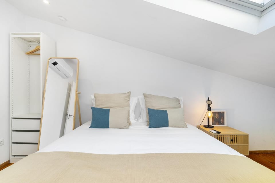 Bed, Bedroom