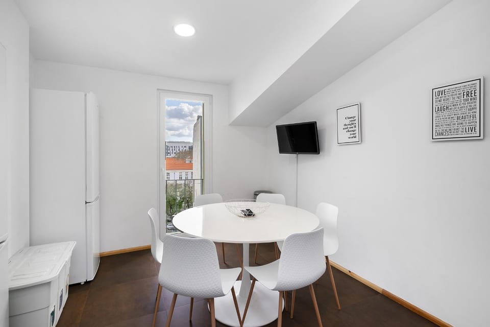 TV and multimedia, Dining area