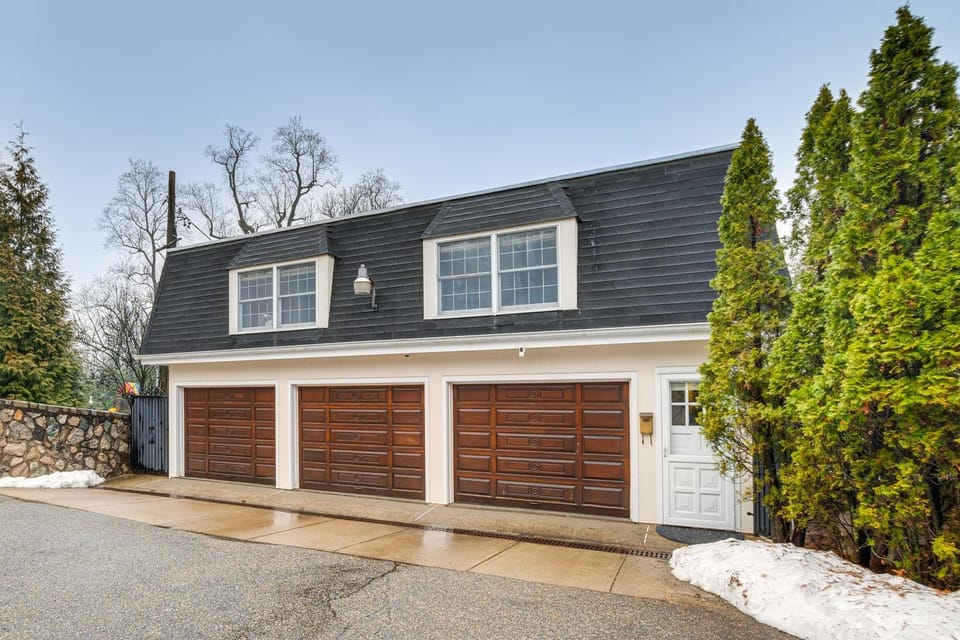 7 Mi to Newark: Montclair Vacation Rental Apartment in Montclair