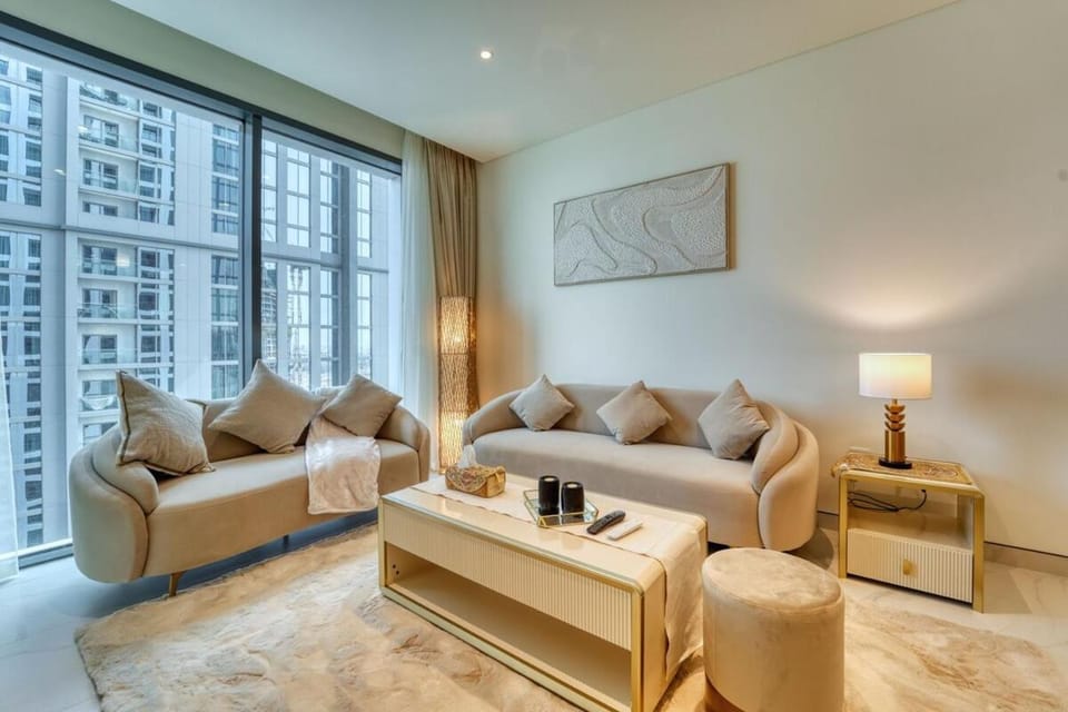 Modern 1BR Retreat Creek Vistas Apartment in Dubai