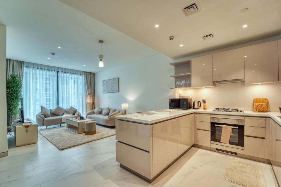 Modern 1BR Retreat Creek Vistas Apartment in Dubai