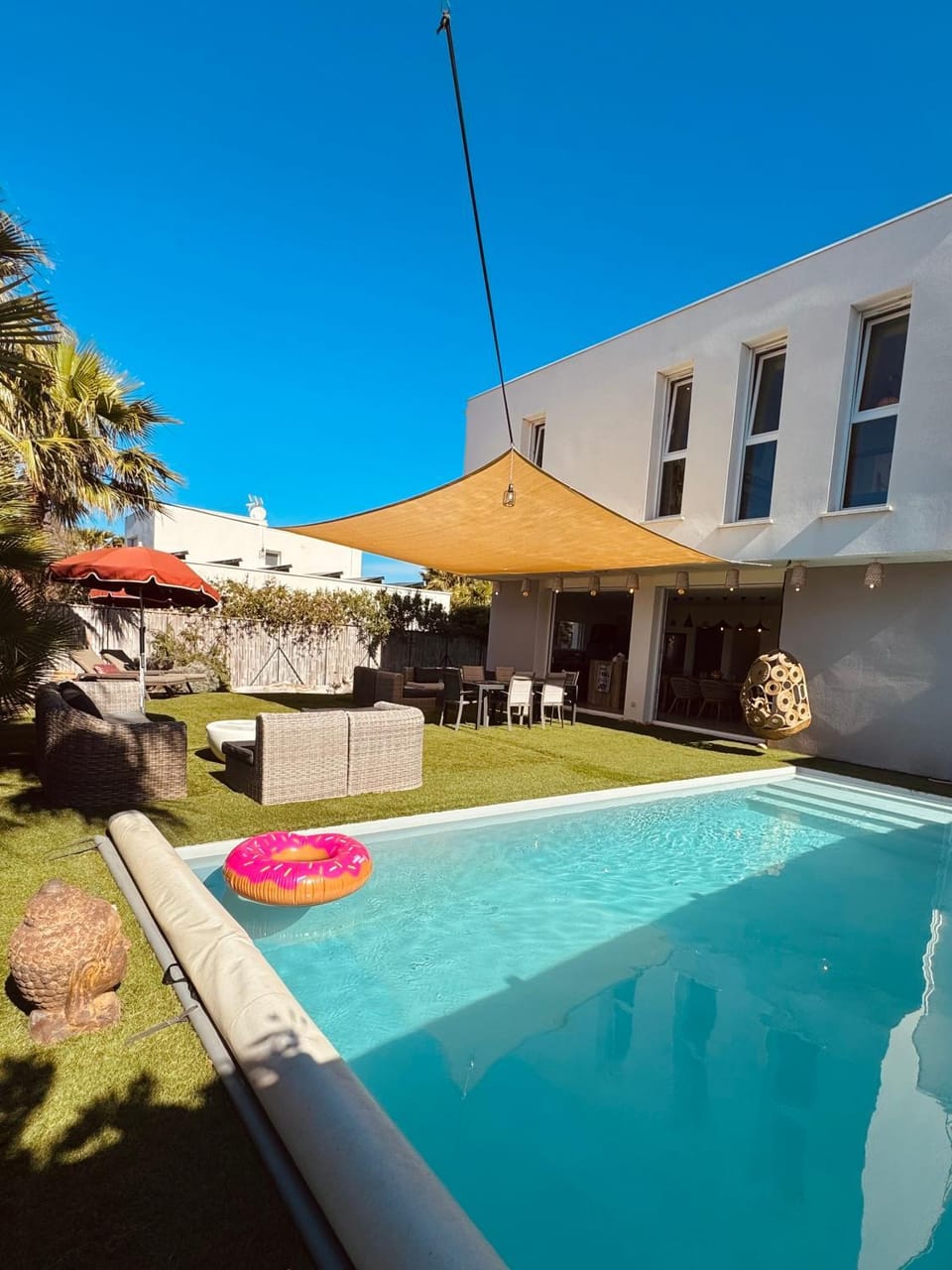 Day, Pool view, Swimming pool, sunbed