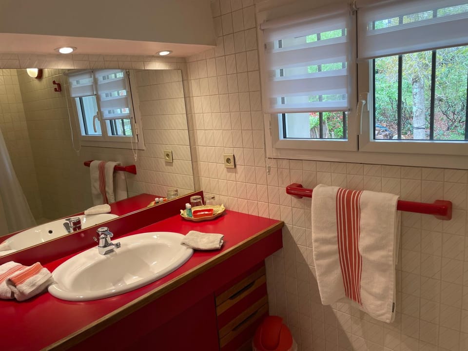 Guest house Maison Iratzean Bed and Breakfast in French Basque Country