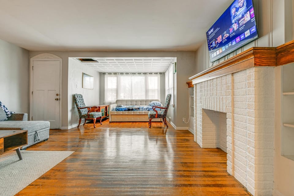 6 Mi to Dtwn Attractions Buffalo Apartment! Apartment in Grand Island