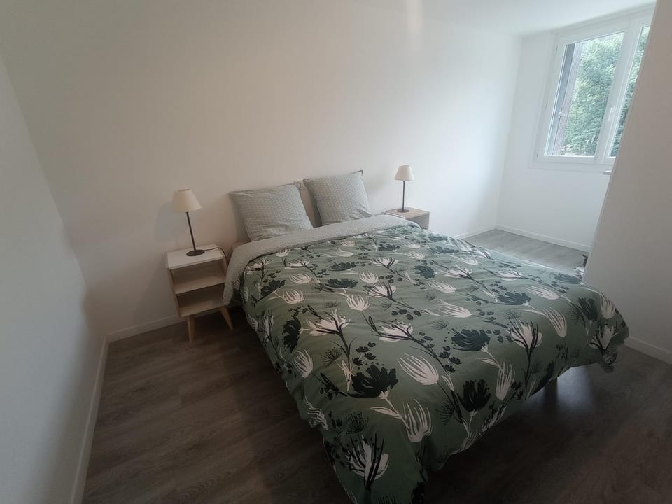 Bed, Photo of the whole room